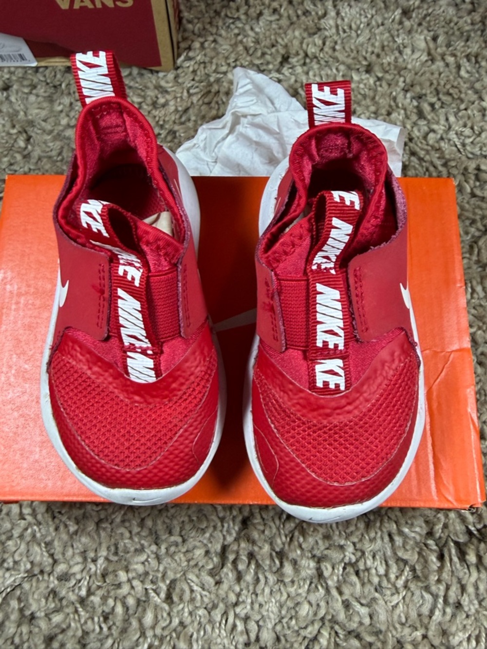 Nike Flex Runner Red White Mesh Low Top Slip On Unisex 4 Kids Running Sneaker